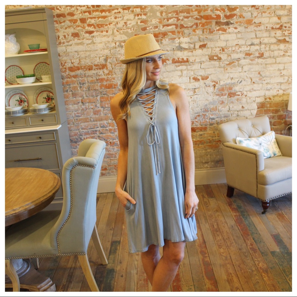 ✨LAST✨Blue vintage wash lace up dress with pockets - Picture 2 of 3